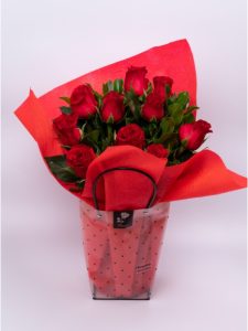 Μπουκέτο με δέκα  κόκκινα τριαντάφυλλα